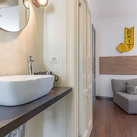 Ferro House * Como
