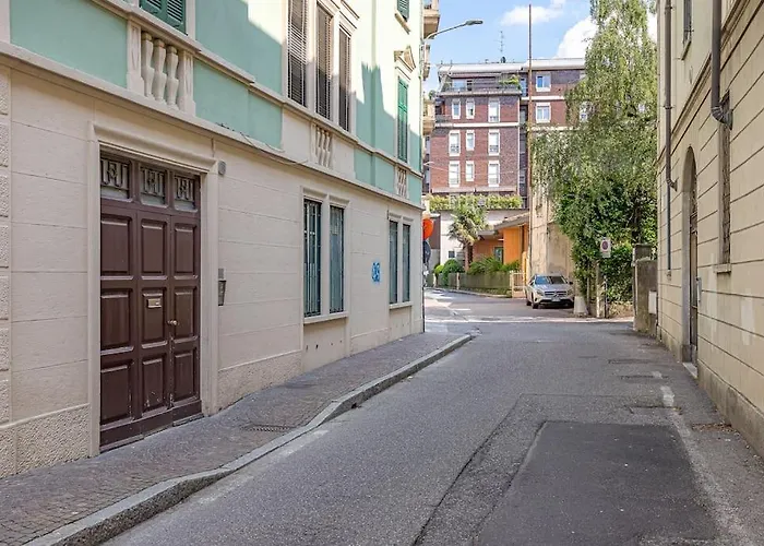 Ferro House * コモ